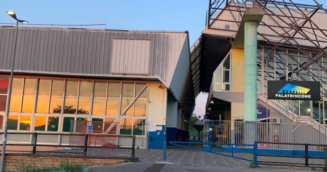 pozzuoli|-scosse-di-terremoto:-assistenza-per-la-popolazione-al-palatrincone-di-monterusciello