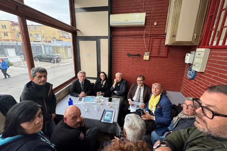 bradisismo,-il-sindaco-manfredi-incontra-i-cittadini-di-agnano:-“sicurezza-abitativa,-il-comune-fara-la-sua-parte”