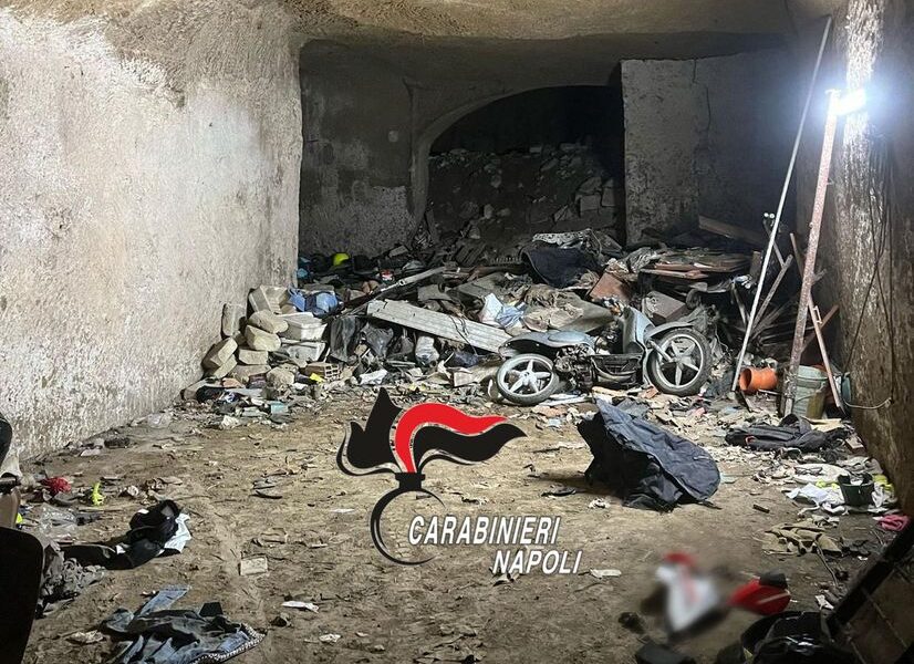moto-rubate-e-pezzi-di-ricambio-in-una-grotta-discarica:-la-scoperta-dopo-il-blitz-dei-carabinieri