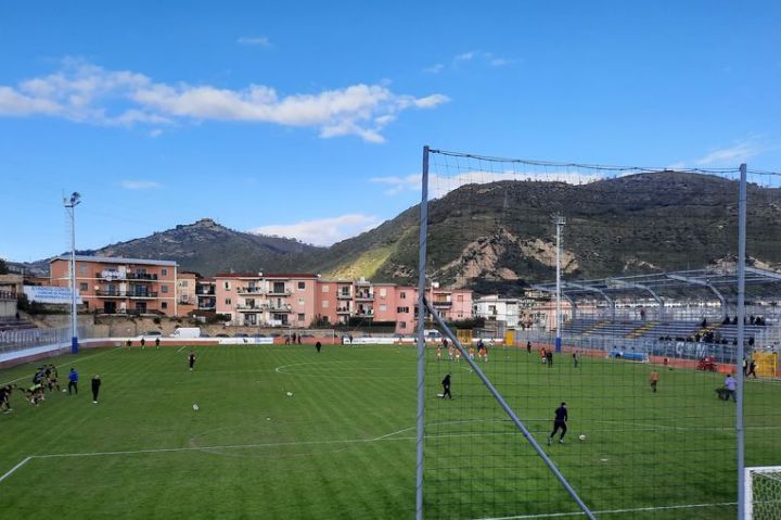 puteolana,-i-tifosi-chiedono-il-ritorno-al-“conte”:-“altrimenti-seguiremo-la-squadra-solo-in-trasferta,-boicottando-quarto”
