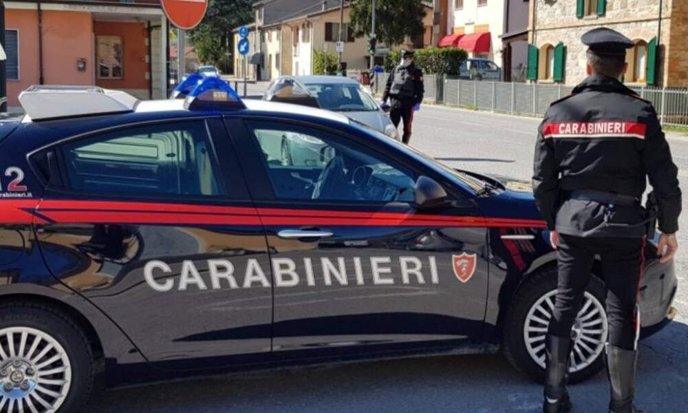 si-barrica-in-casa-e-tenta-il-suicidio:-salvata-dai-carabinieri