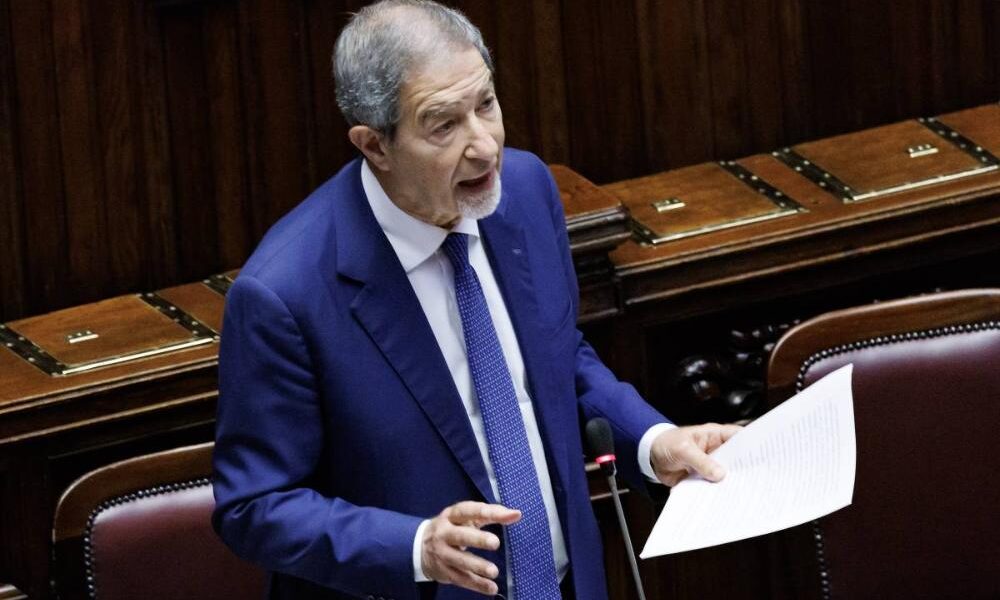 “campi-flegrei,-dal-governo-azioni-concrete,-si-doveva-evitare-edificazione”:-l’informativa-del-ministro-musumeci