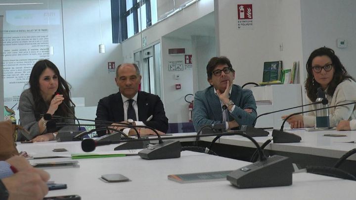 pozzuoli|-inaugurato-il-corso-fashion-made-in-italy,-de-luca:-“l’area-flegrea-resta-centrale”