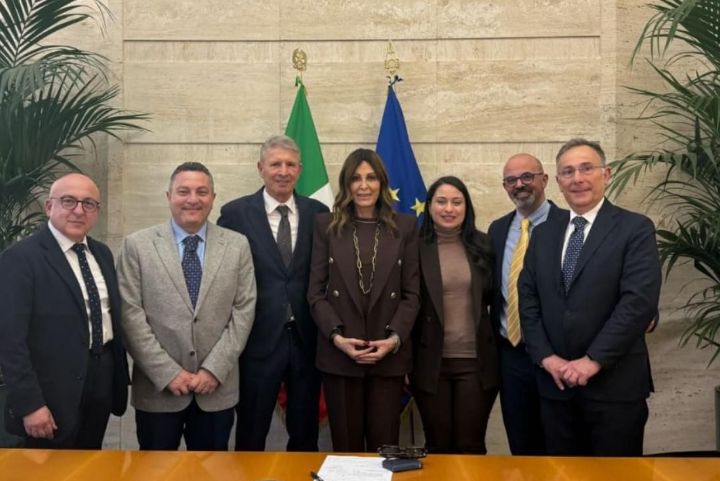 il-ministro-santanche-incontra-gli-imprenditori-dei-campi-flegrei,-laringe-(federalberghi):-“presentate-le-proposte.-siamo-soddisfatti”