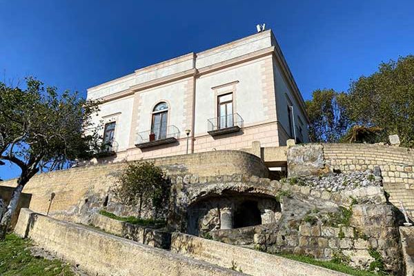 bacoli-“citta-che-legge”,-in-dono-il-“piccolo-principe”-e-la-costituzione-italiana