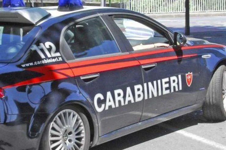 aggredisce-l’ex-nuora-e-le-porta-via-il-cellulare:-finisce-ai-domiciliari