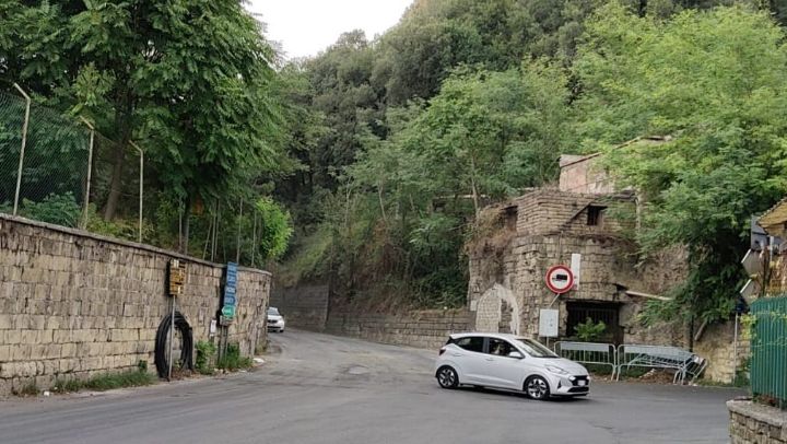 ultim’ora|-riaperta-via-montagna-spaccata-tra-pozzuoli-e-quarto:-conclusi-i-lavori-di-messa-in-sicurezza