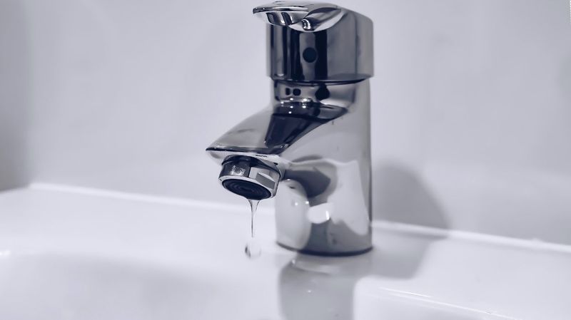 pozzuoli|-rubinetti-a-secco-al-rione-toiano,-sospesa-l’acqua:-ecco-fino-a-quando